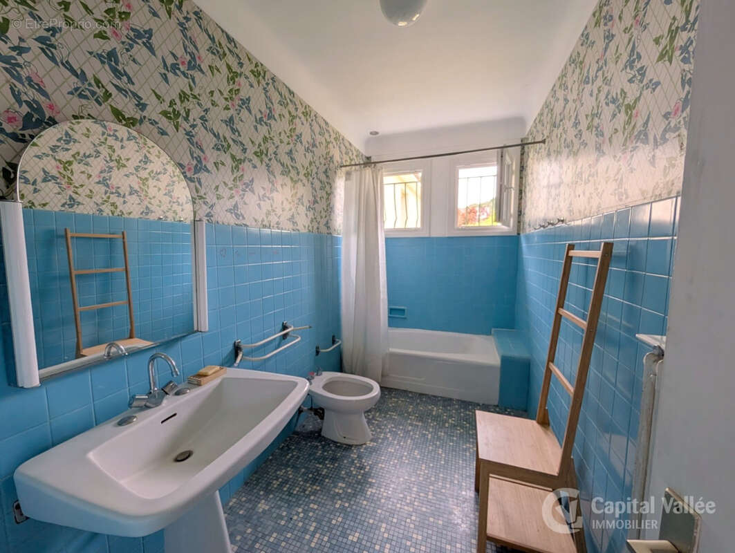Maison 140m2 - 3 à 4 chambres - Commerces et RER à pieds - photo 9