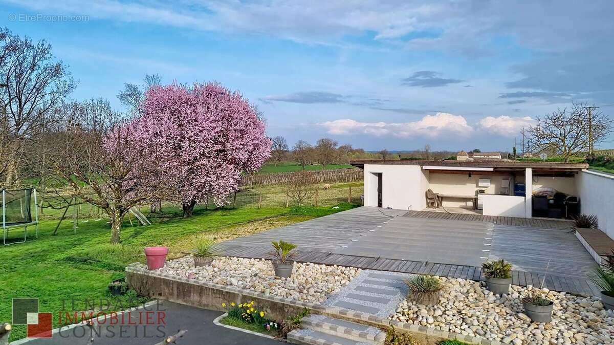 Maison à SAINT-ETIENNE-DES-OULLIERES