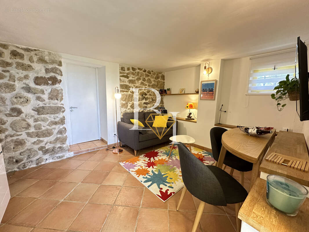 Maison à SAINT-JEANNET