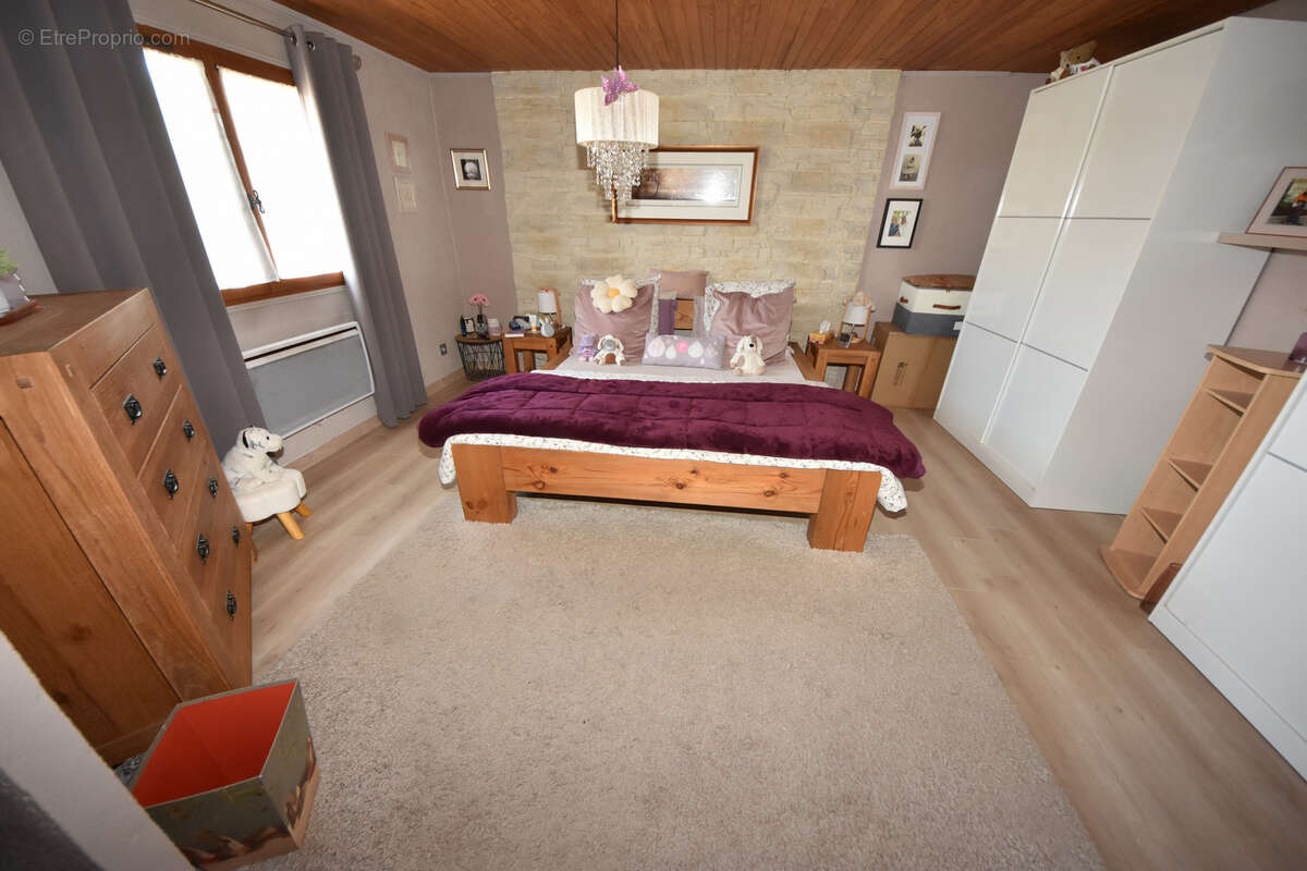 Maison à SAINTE-VALIERE