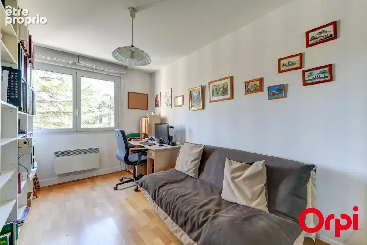 CALUIRE BOURG - T5 de 106,90 m² traversant dans résidence de standing - photo 11