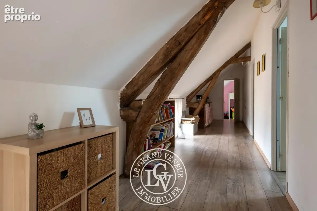 20 mn de larchant -  propriété comprenant deux longères rénovées - 8 chambres- 7 325 m² de terrain - photo 23
