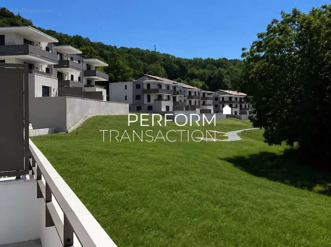 Appartement à POISAT