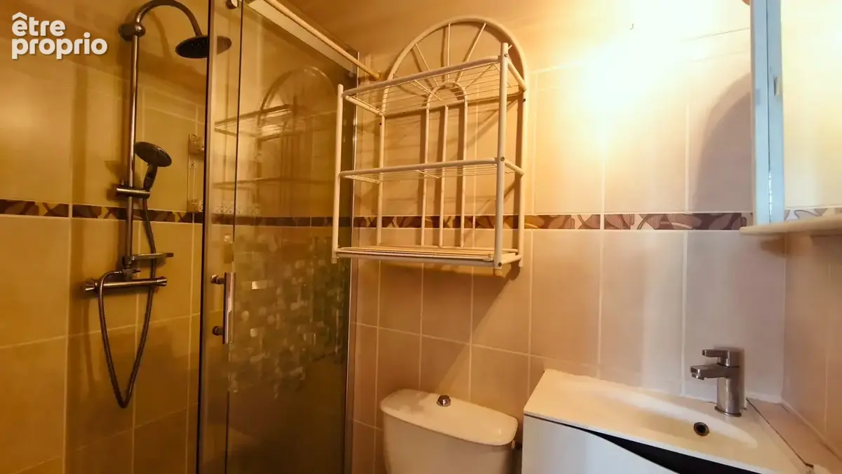 Maison de 76.83 m² - 3 chambres avec véranda et garage de 15,83m² – Terrain de 782 m² – DPE D - photo 8