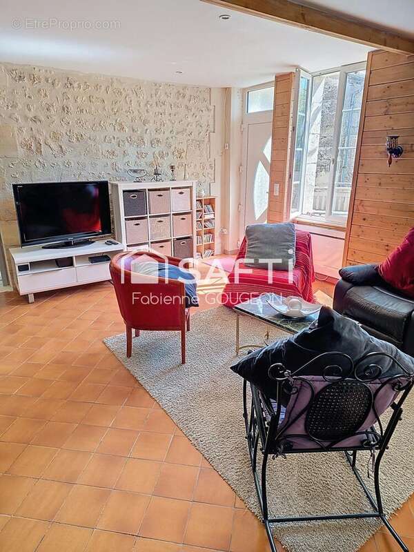 Photo 4 - Maison à ROULLET-SAINT-ESTEPHE