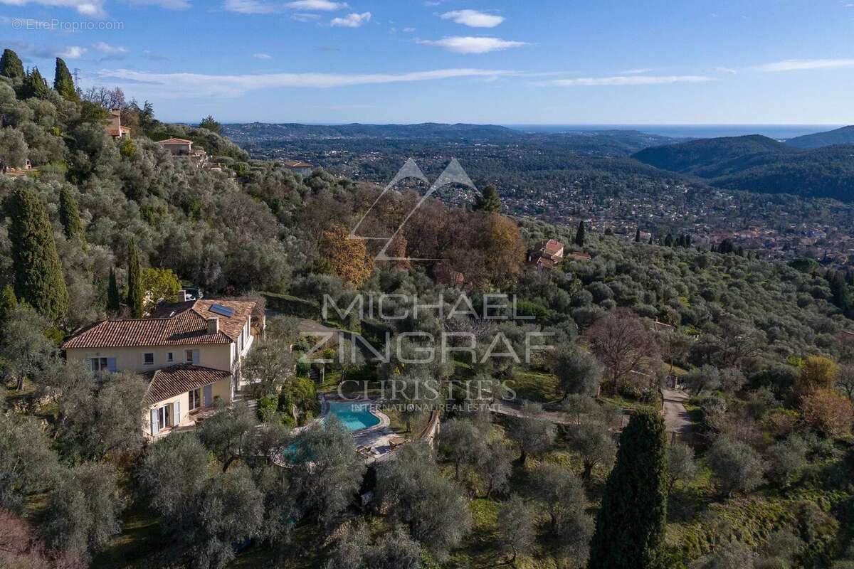 Elegante  Villa position dominante avec vue mer et oliveraie - photo 9