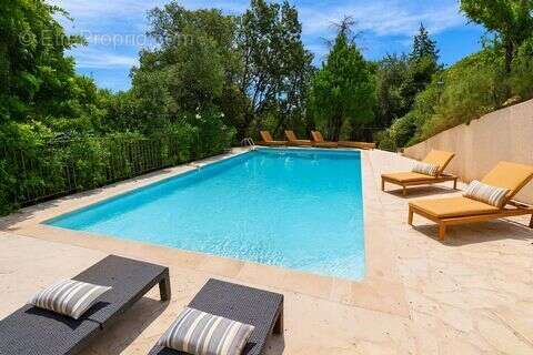 Maison à MANDELIEU-LA-NAPOULE