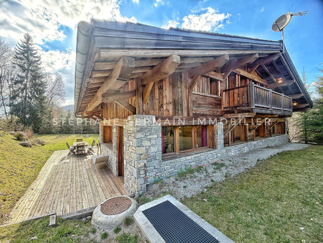 Maison à DEMI-QUARTIER