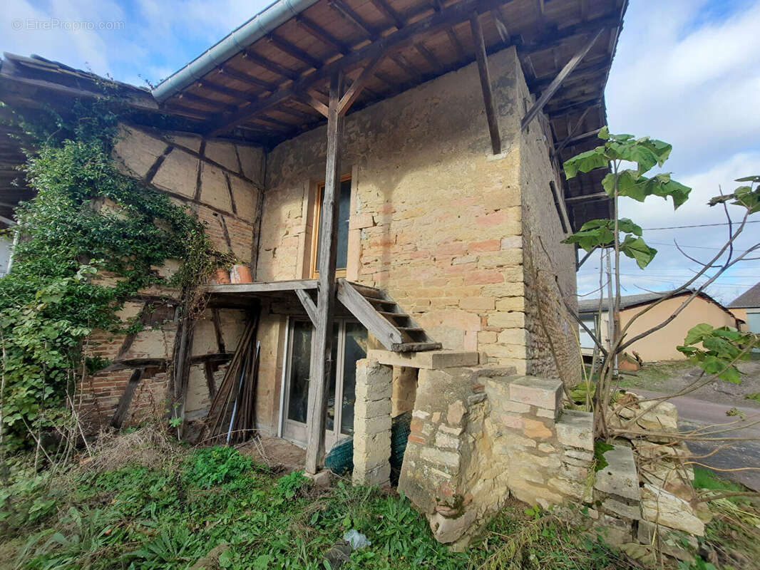 Maison à SAINT-TRIVIER-DE-COURTES