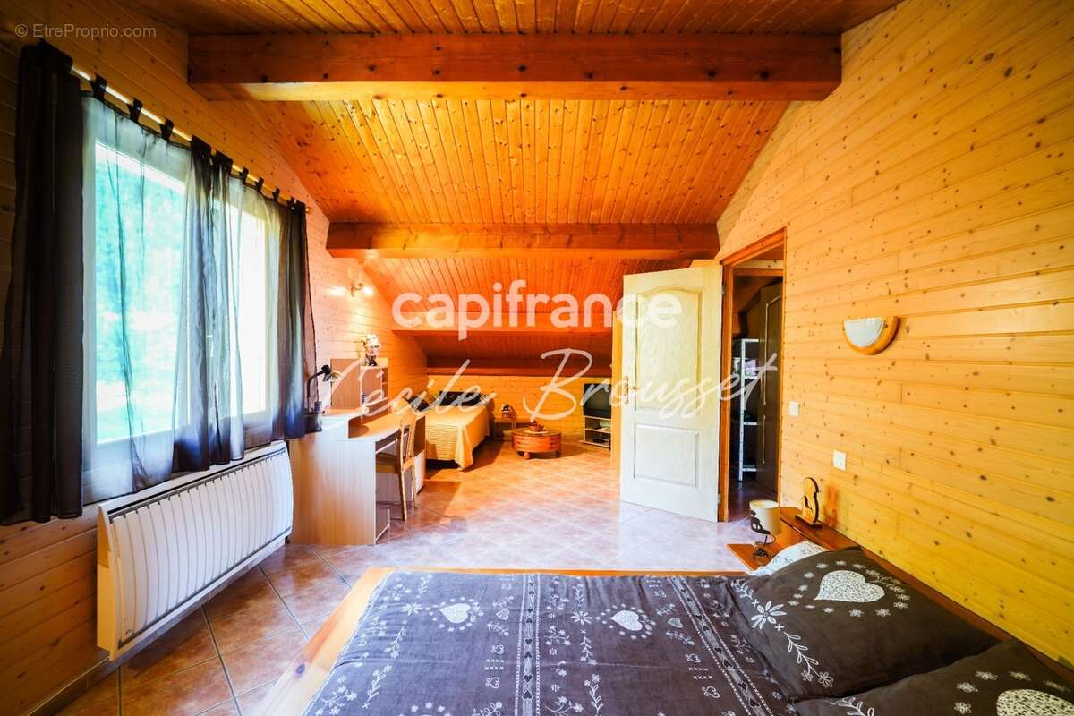 Maison d'exception 4 faces avec jardin arboré, source naturelle et vue panoramique sur les Pyrénées – Bolquère (66210) - photo 9