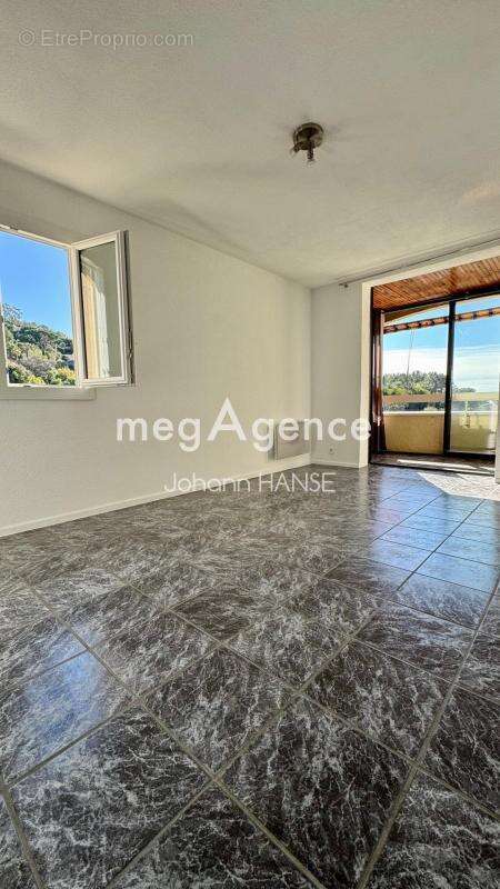 Appartement à LA CROIX-VALMER