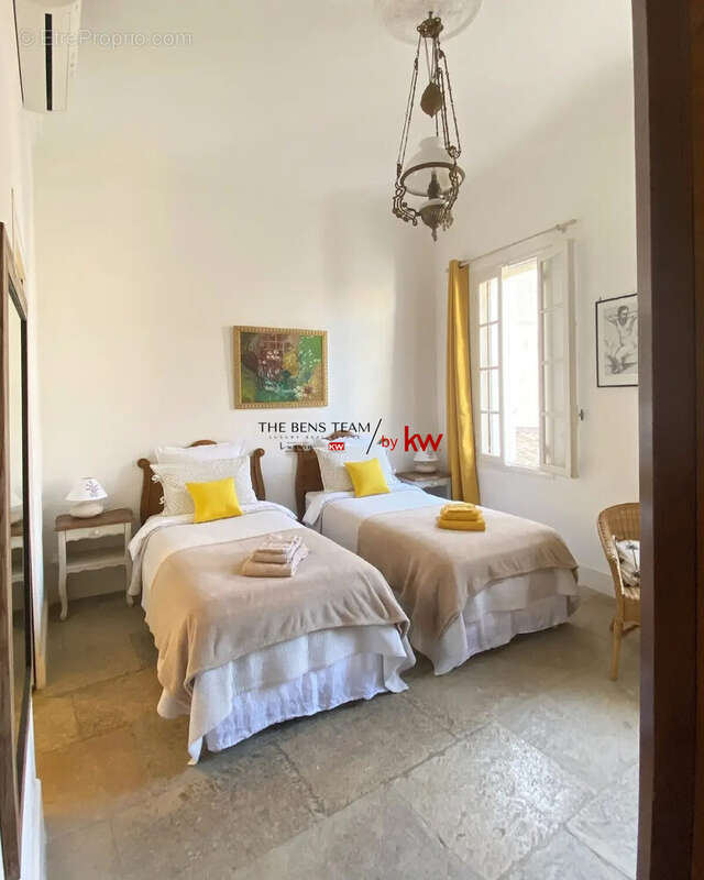 Maison 225 m² à Beauvoisin  - photo 8