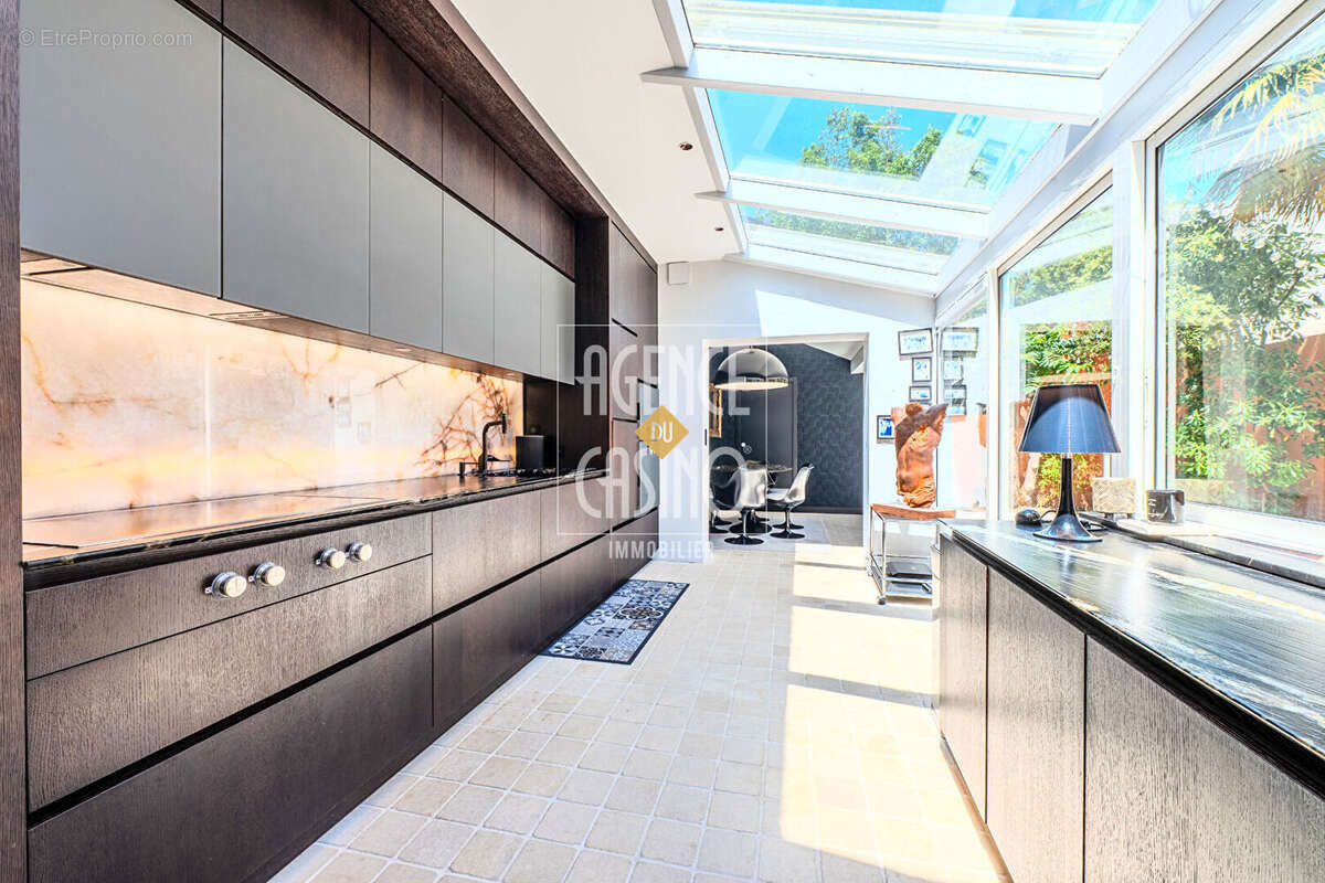 Villa de caractère La Baule Quartier des Arbres 5 pièce(s) 124 m2 - photo 6