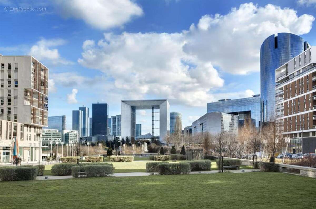 Appartement à COURBEVOIE