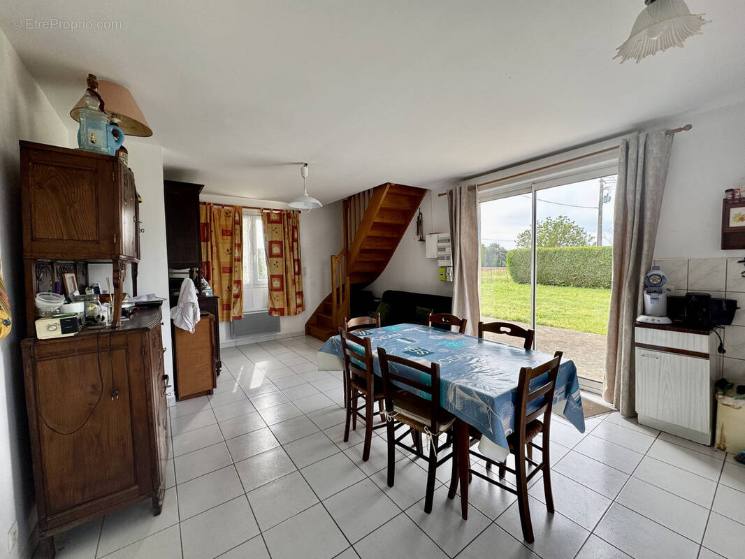 Maison à LIMERZEL