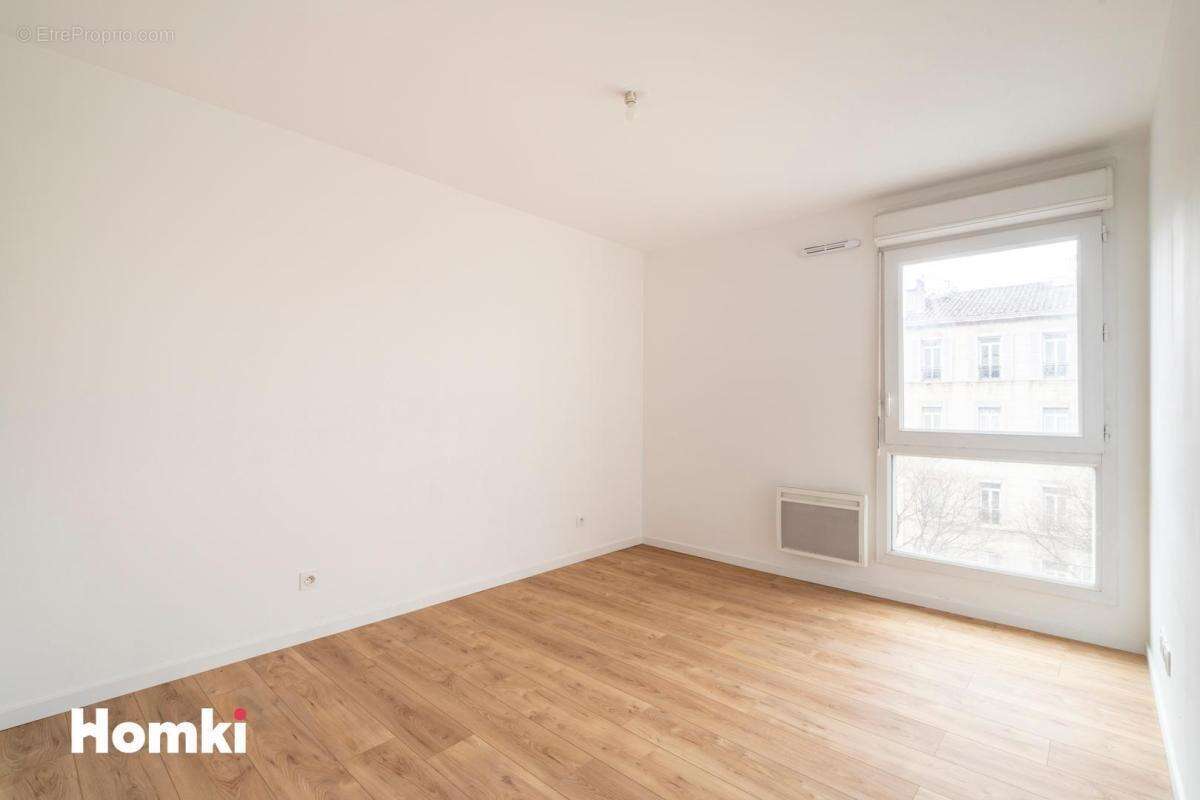 Appartement à MARSEILLE-5E