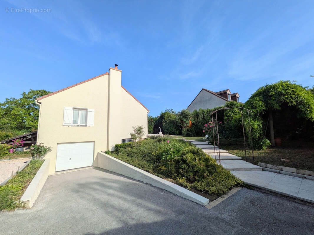 Maison à SAULON-LA-RUE