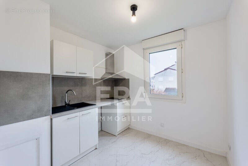 Appartement à SAINT-GENIS-LAVAL