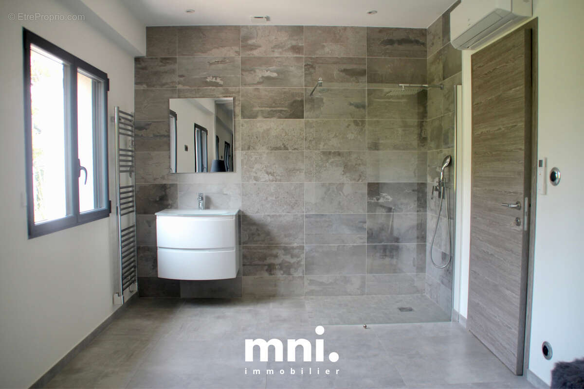 Maison à SIX-FOURS-LES-PLAGES