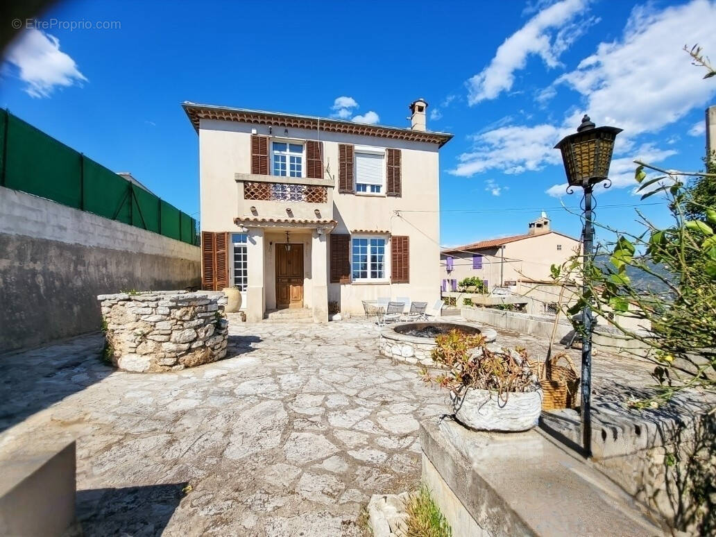 Maison à GATTIERES