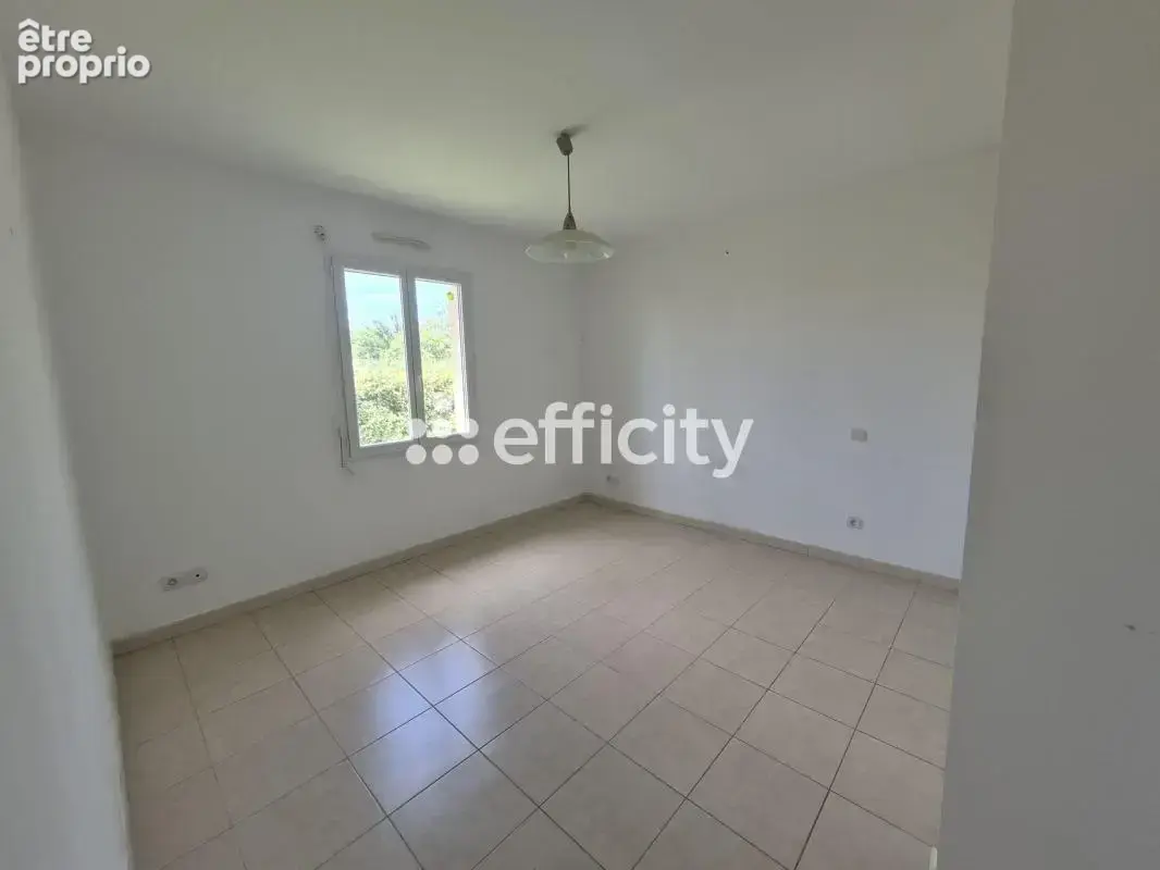 Maison 5 pièces 91 m² à vendre à Roumazieres-Loubert (16270) - photo 3