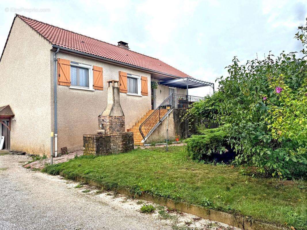 Maison à THOREY-EN-PLAINE