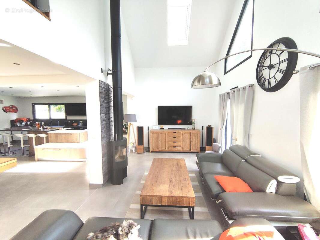 Maison 223 m² à Villiers-Saint-Frederic  - photo 4