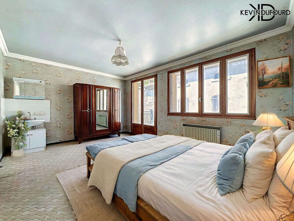 Maison à MONTPEZAT-SOUS-BAUZON