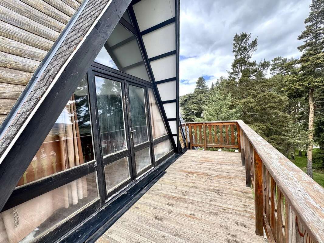 Chalet 4 faces sur environ 1200 m² de terrain - photo 9