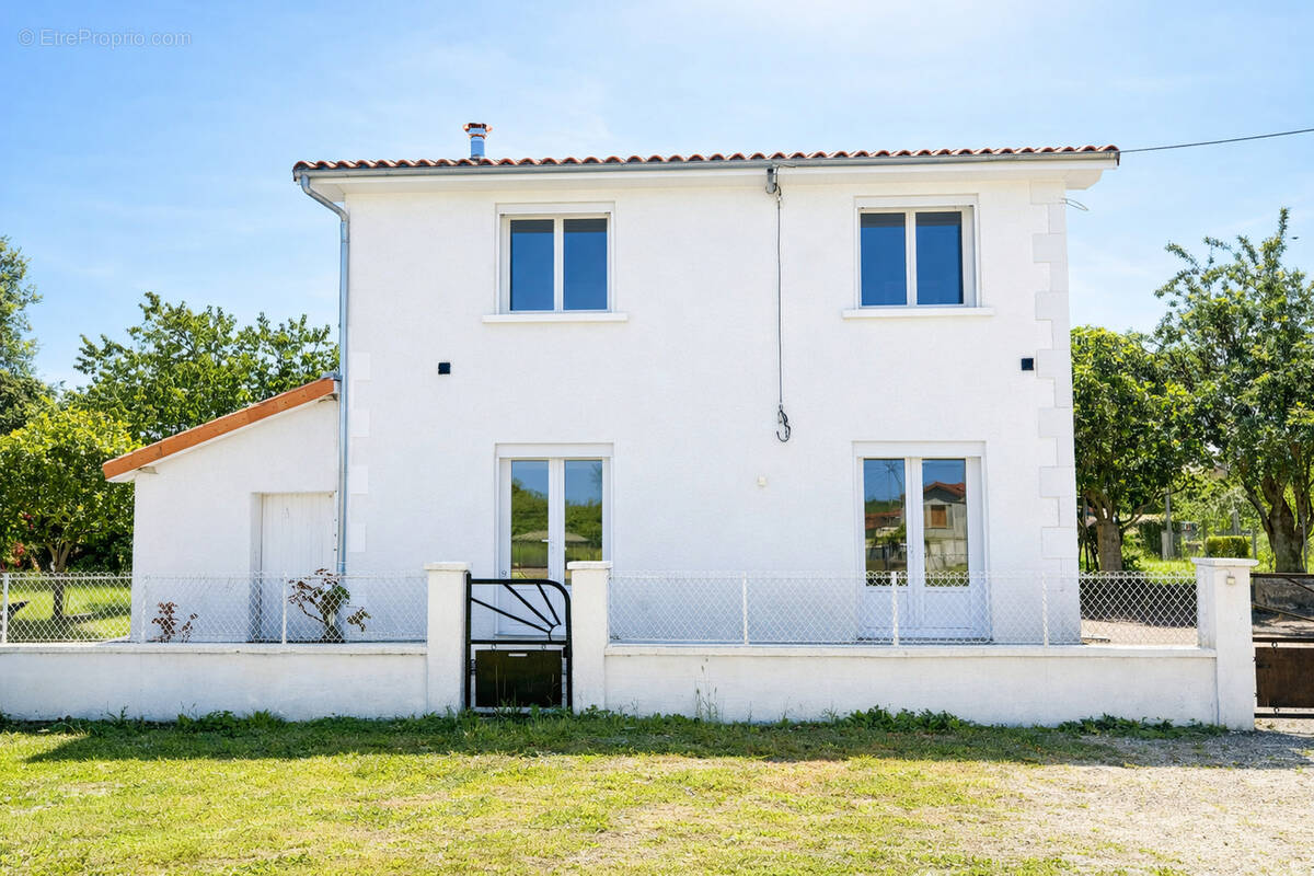 Maison à EXIDEUIL
