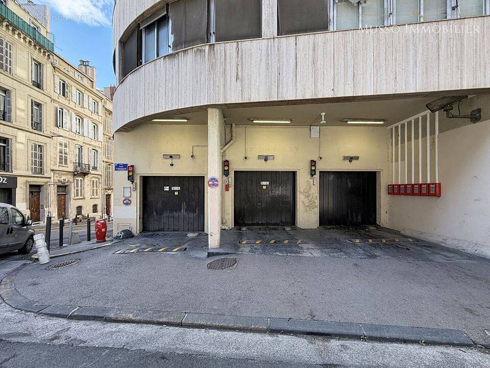 Parking à MARSEILLE-6E