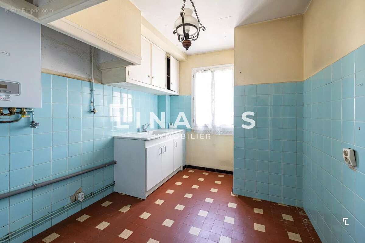 Appartement à MARSEILLE-4E