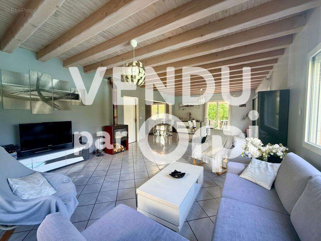 Maison à LA TERRASSE