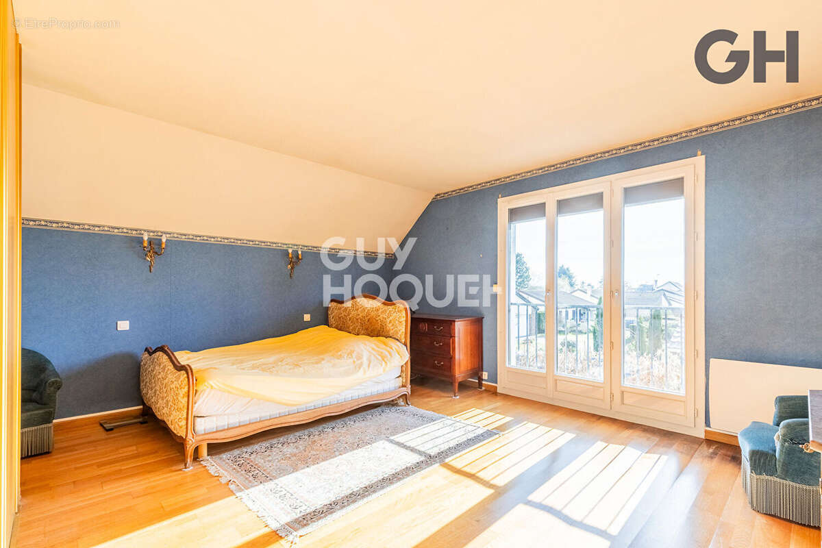 Maison à SOISY-SUR-SEINE