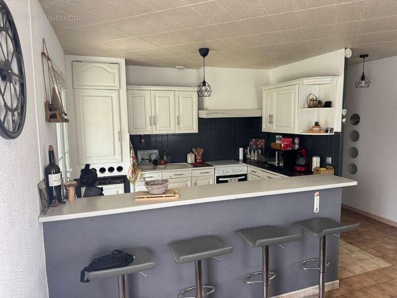 Vente Maison de Plain-Pied T5-4 avec Piscine et Garages – Peyruis (04) - photo 19