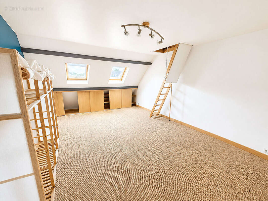 Appartement à LAMORLAYE