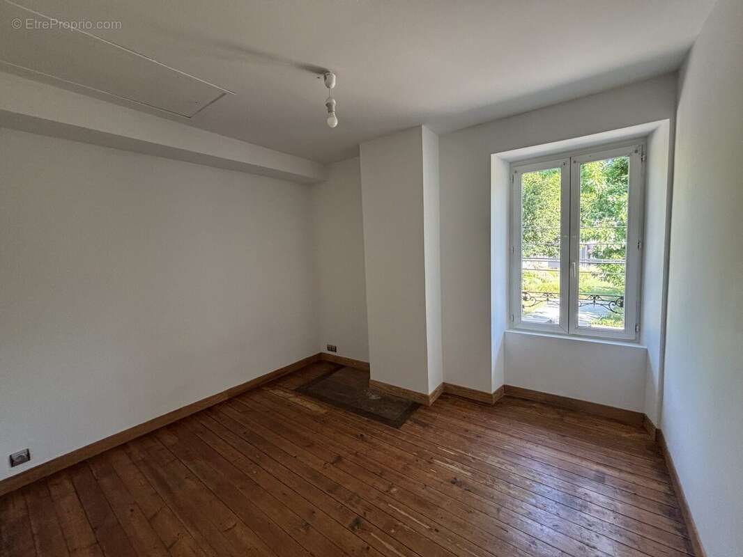 Maison 72 m² à Genissieux  - photo 7