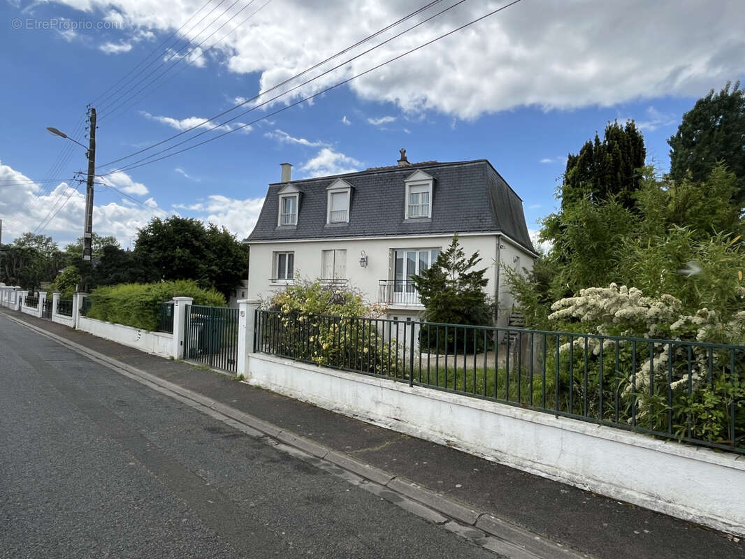 Maison à MONTLOUIS-SUR-LOIRE