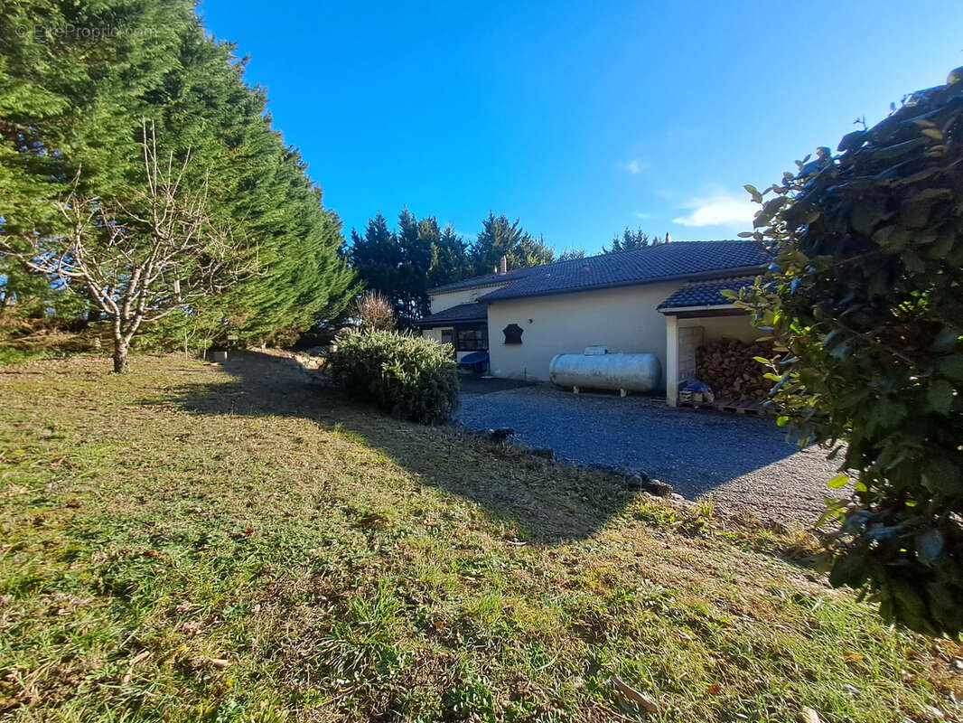 Maison à PORT-SAINTE-MARIE