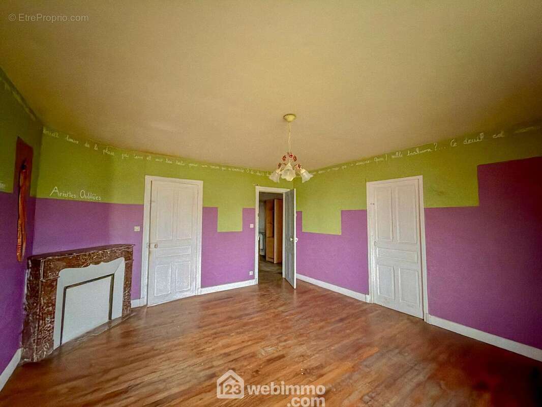 Chambre - Maison à DOULCON