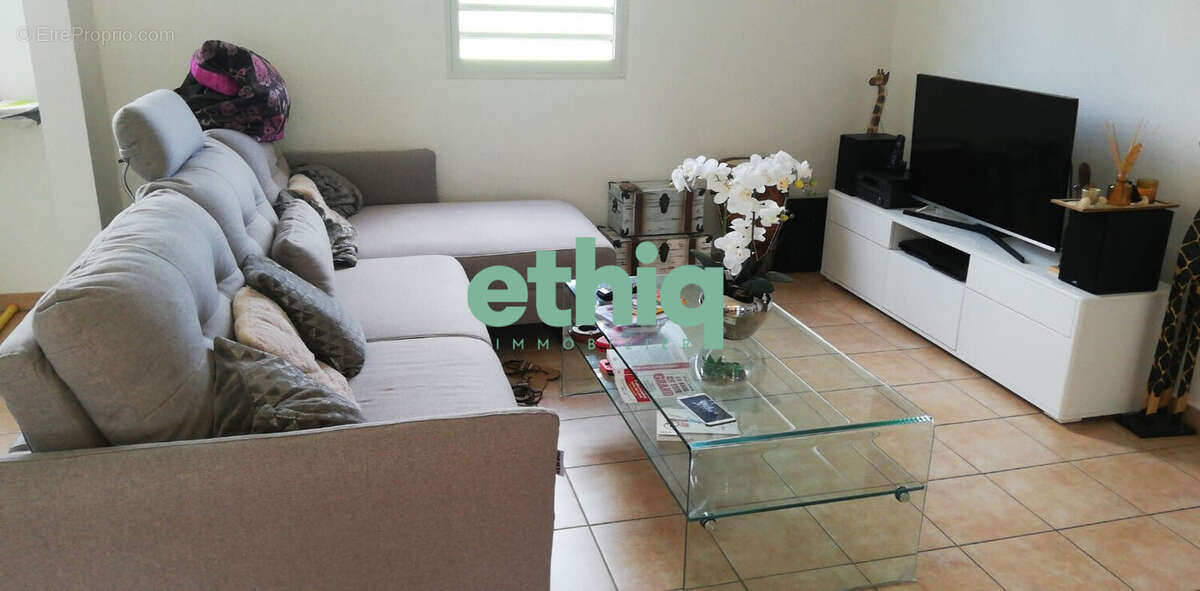 Appartement à BAIE-MAHAULT