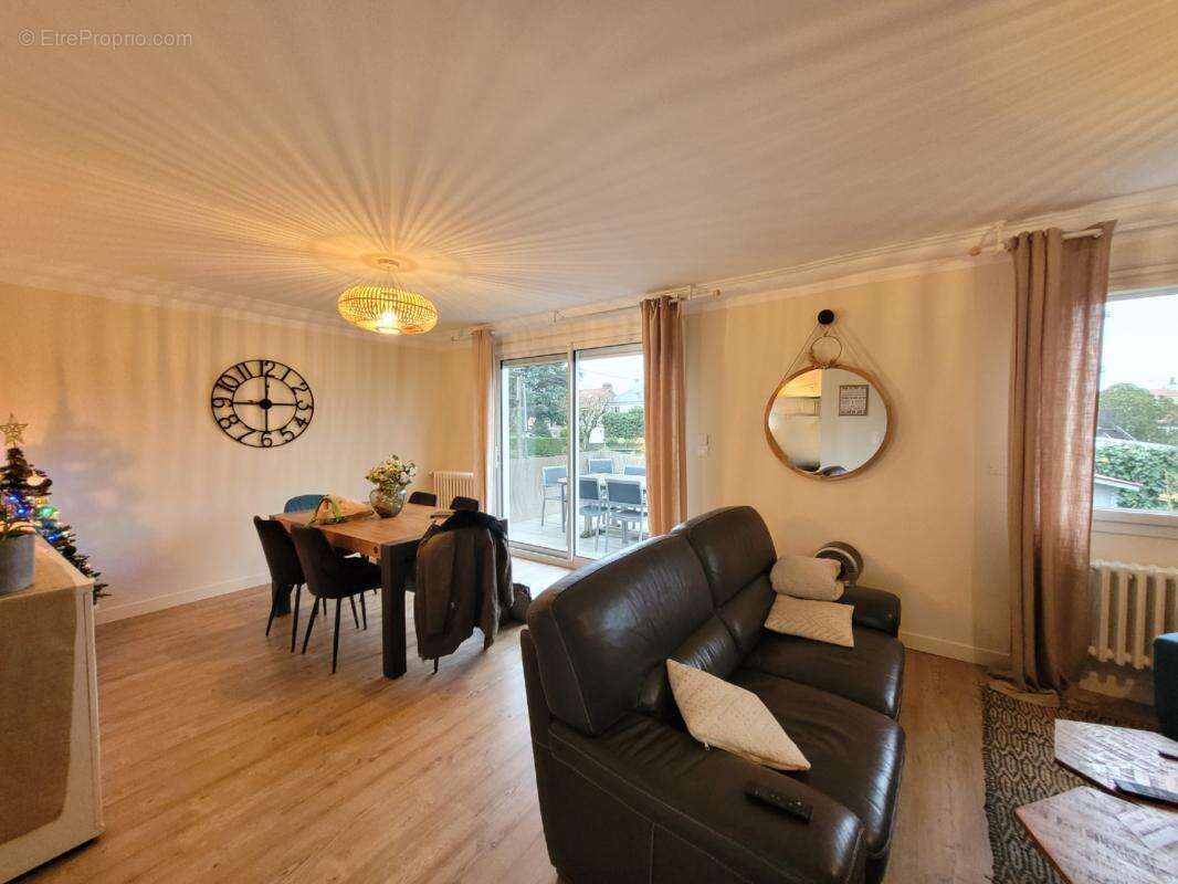 Maison à BOUGUENAIS