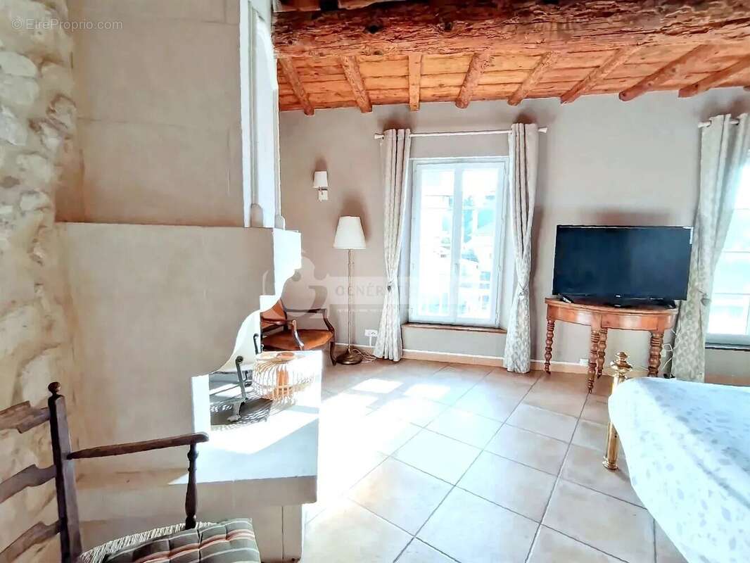 Mas de village au coeur de Fontvieille avec piscine et hangar - photo 9