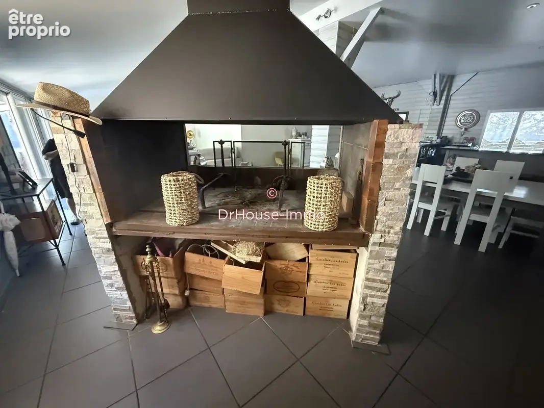 Maison 215 m² à Saint-Jean-D'illac  - photo 5