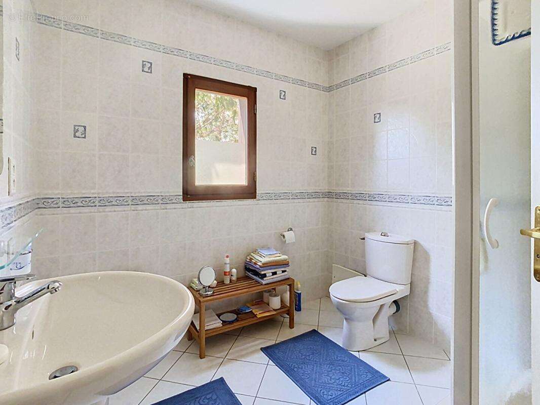 Belle maison contemporaine avec 5 chambres et piscine - photo 13