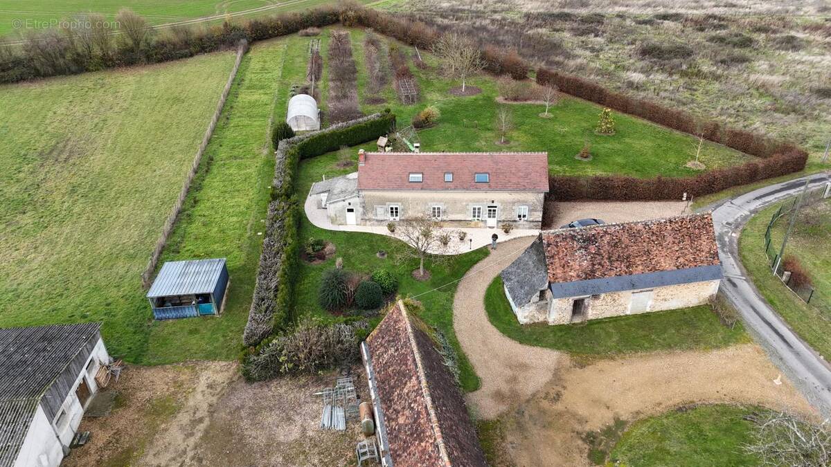 Maison à SAINT-PATERNE-RACAN