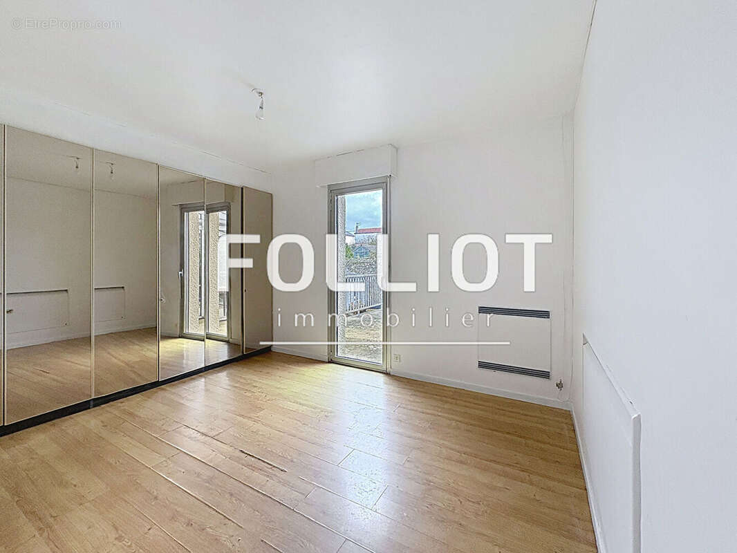 À vendre : Appartement spacieux de 6 pièces à Donville les Bains - photo 6