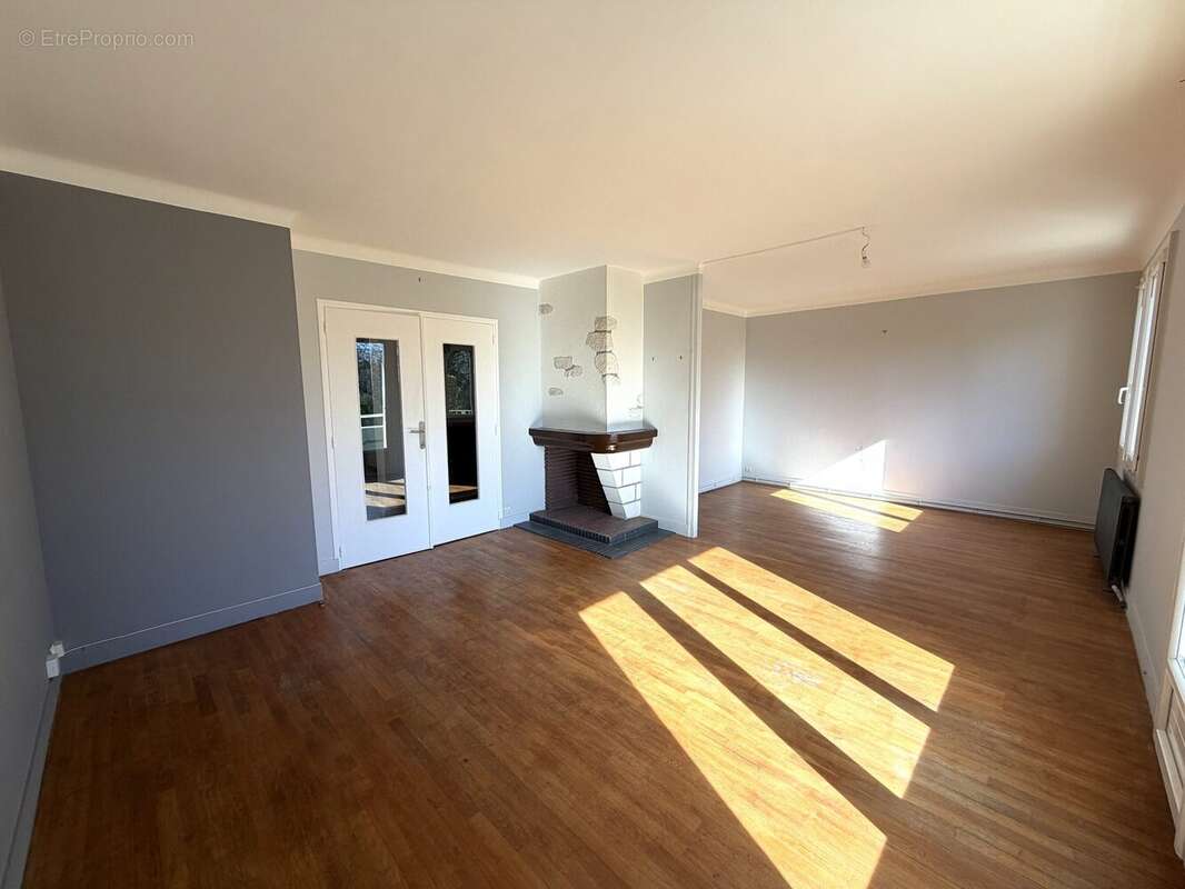 Appartement à SAINT-JEAN-DE-BRAYE