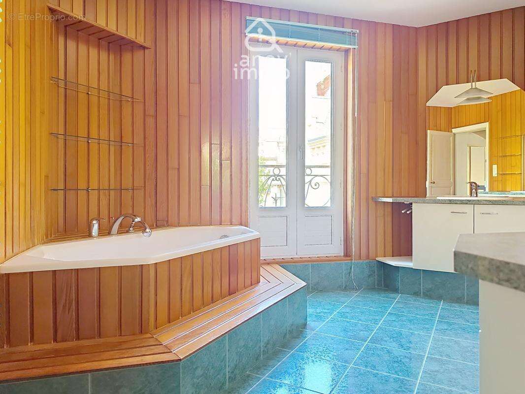 Hôtel particulier fin XIXe avec piscine hypercentre de Thoua - photo 9