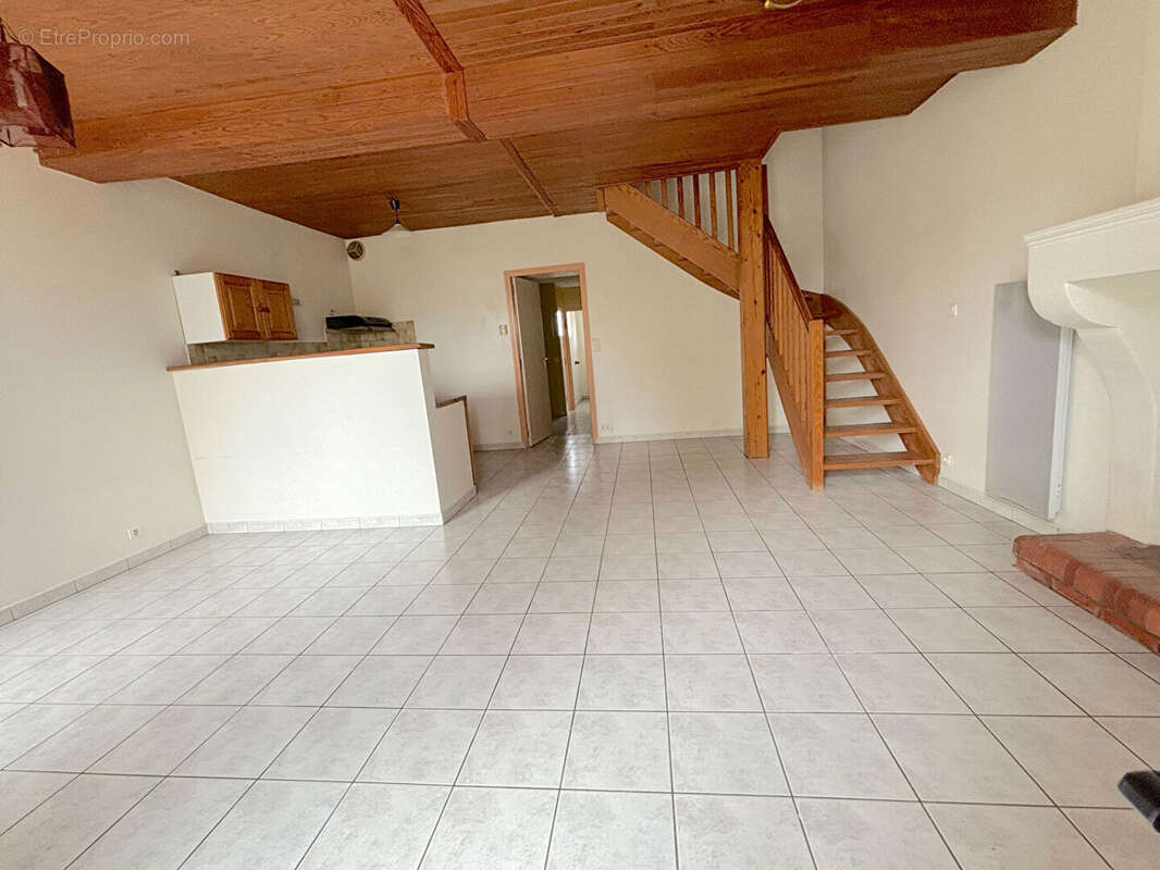 Maison à PISANY
